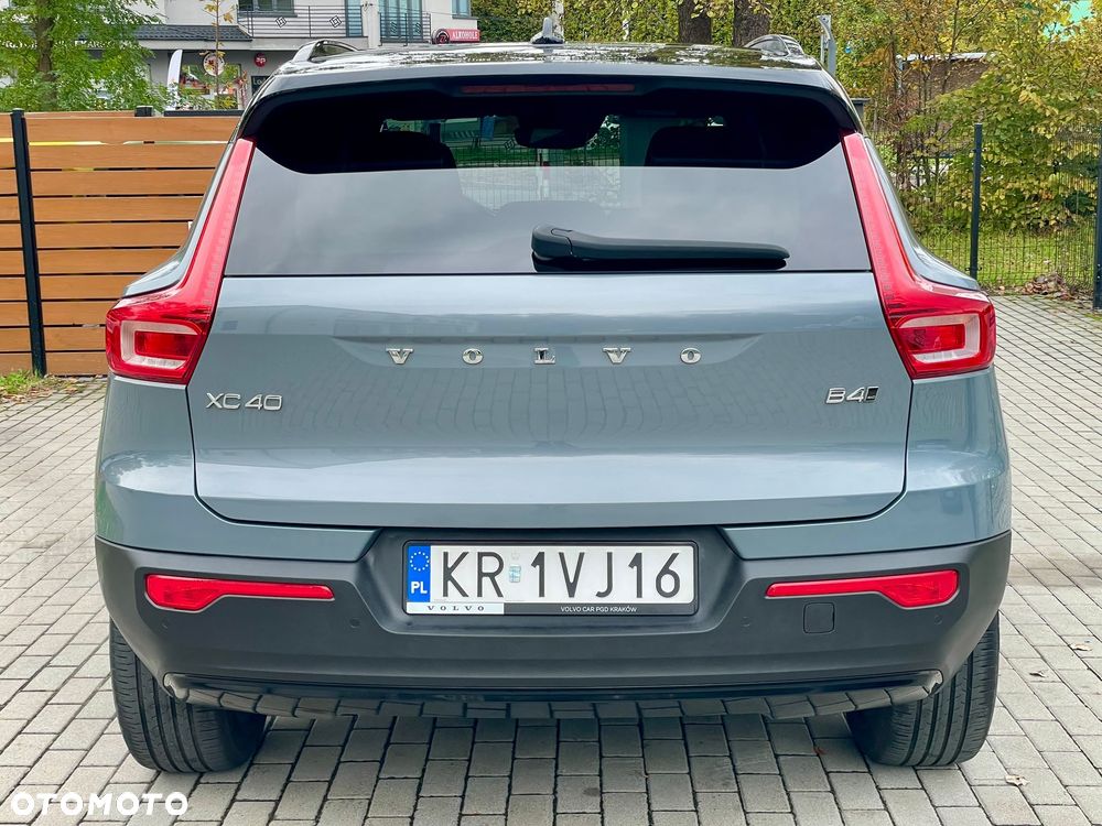 Volvo XC 40 B4 B AWD R-Design - 4