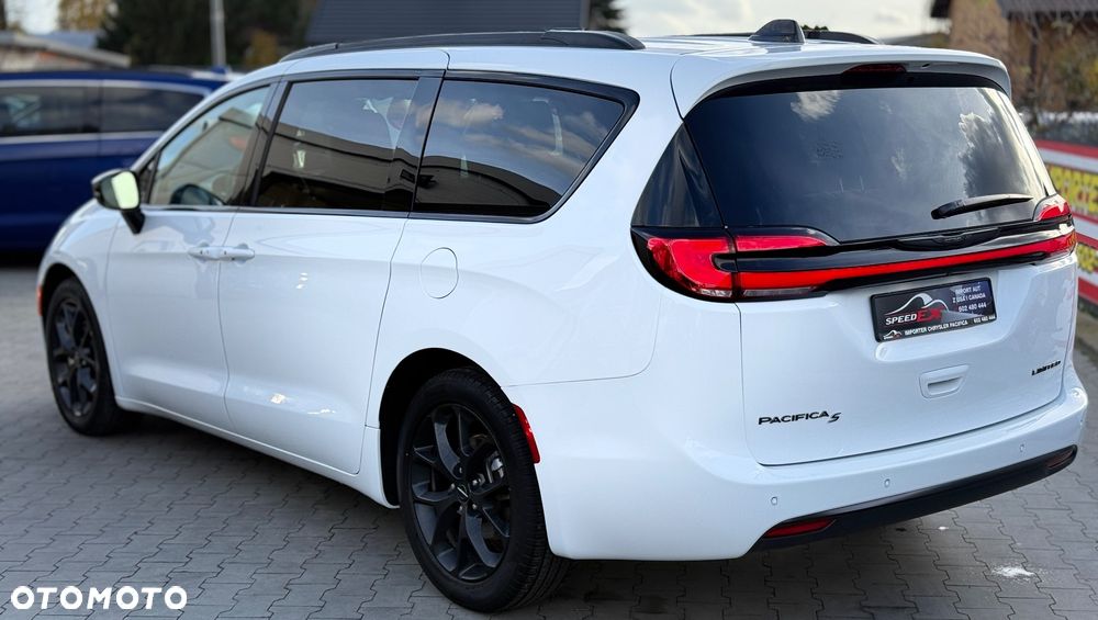 Chrysler Pacifica - 10