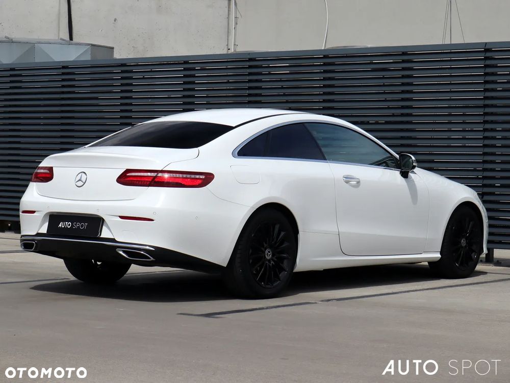 Mercedes-Benz Klasa E 220 d Coupe 9G-TRONIC - 8