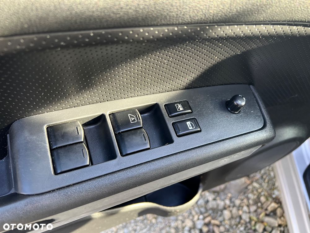 Nissan X-Trail 2.0 dCi 4x4 DPF Automatik SE - 23