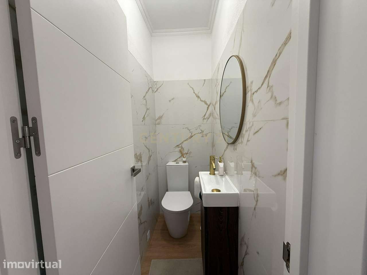 Moradia remodelada T2+1 no centro de Mafra, com pátio e churrasqueira. - Grande imagem: 4/16
