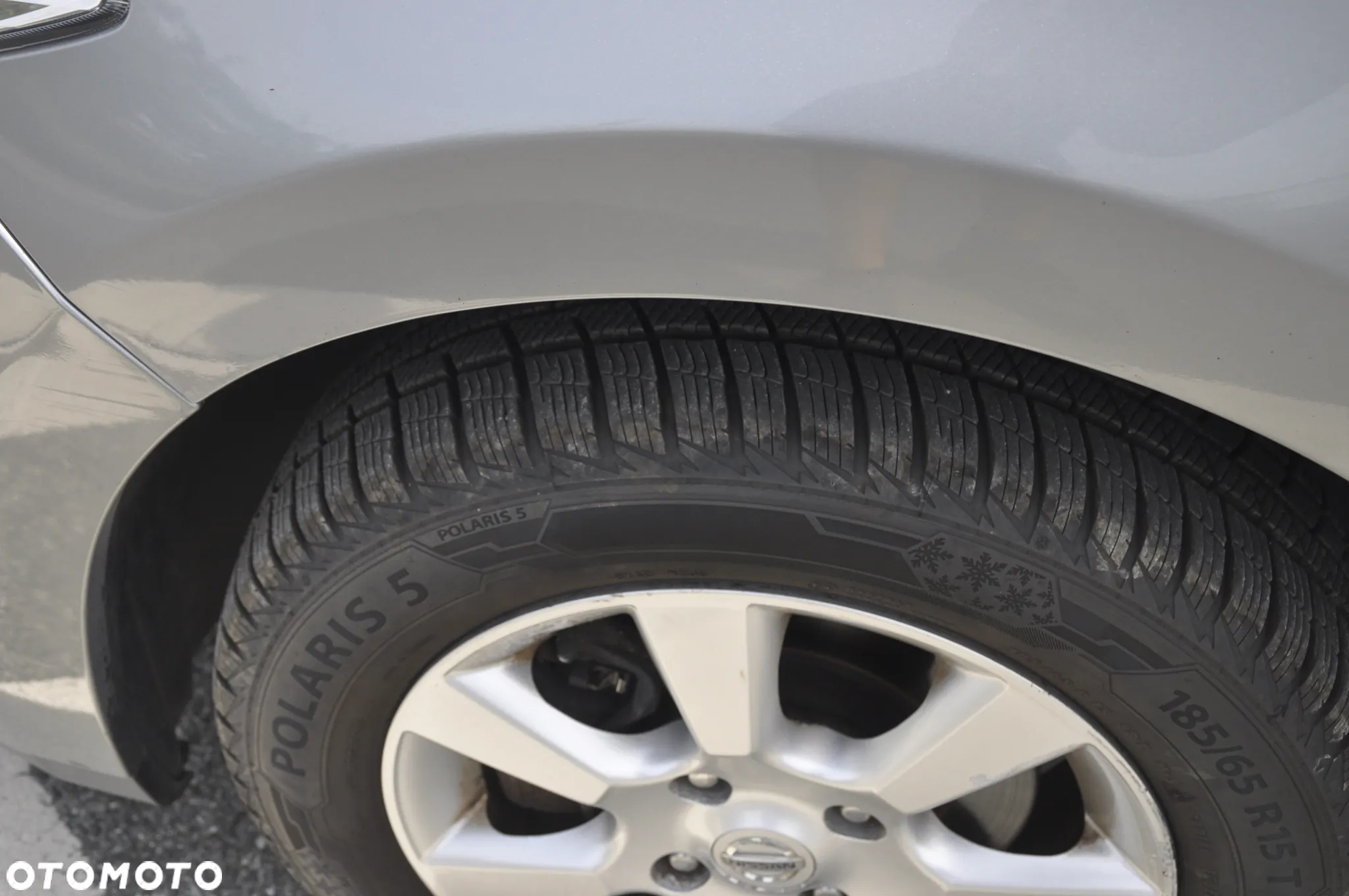 Nissan Tiida 1.6 Visia AC/CD - 11
