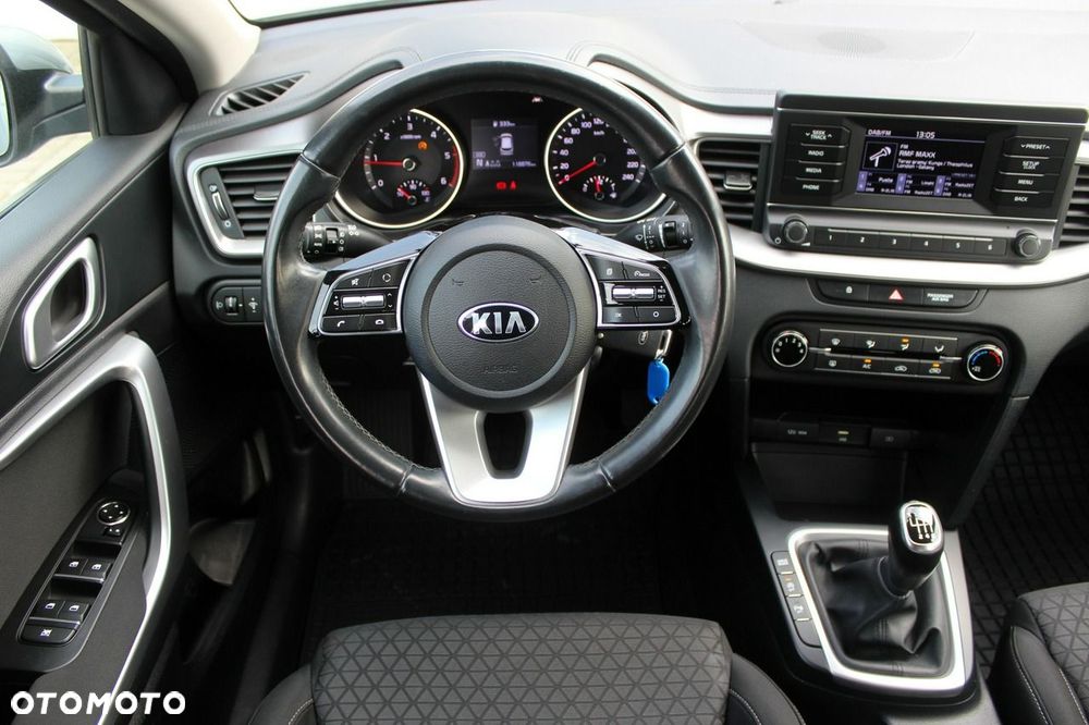Kia Ceed 1.6 CRDi mHEV M - 14