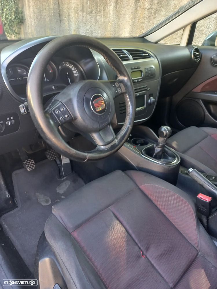 Seat Leon 2006 photo 4