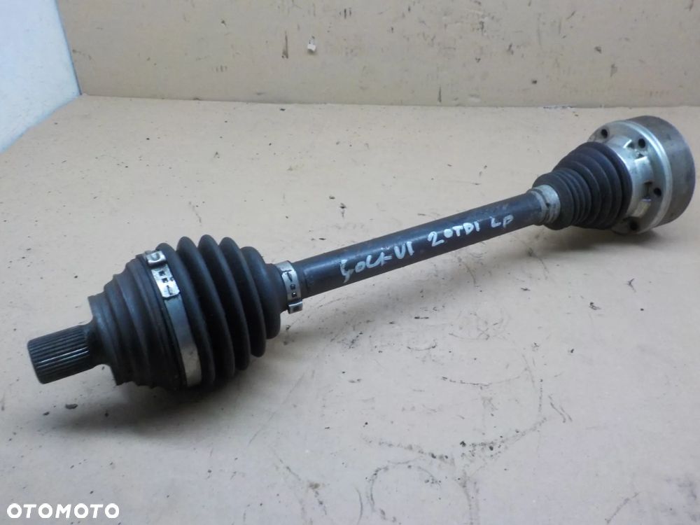 VOLKSWAGEN GOLF VI 2.0 TDI PÓŁOŚ LEWY PRZÓD