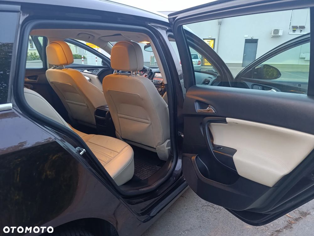 Opel Insignia - 32