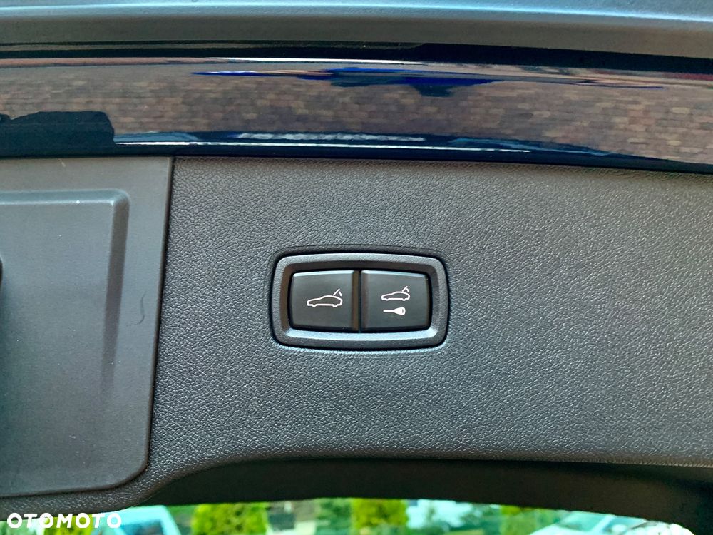 Porsche Cayenne - 25