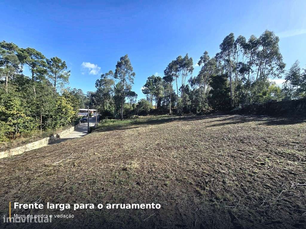 Terreno urbano para construção com 1.081 m², em Guilhabreu (Vila do...