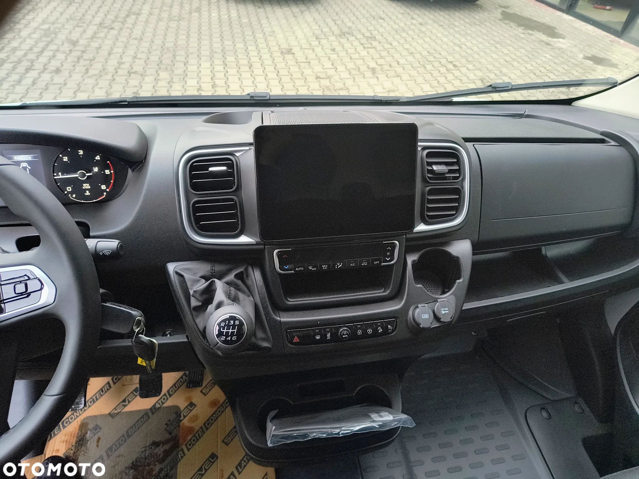 Opel Movano - 8