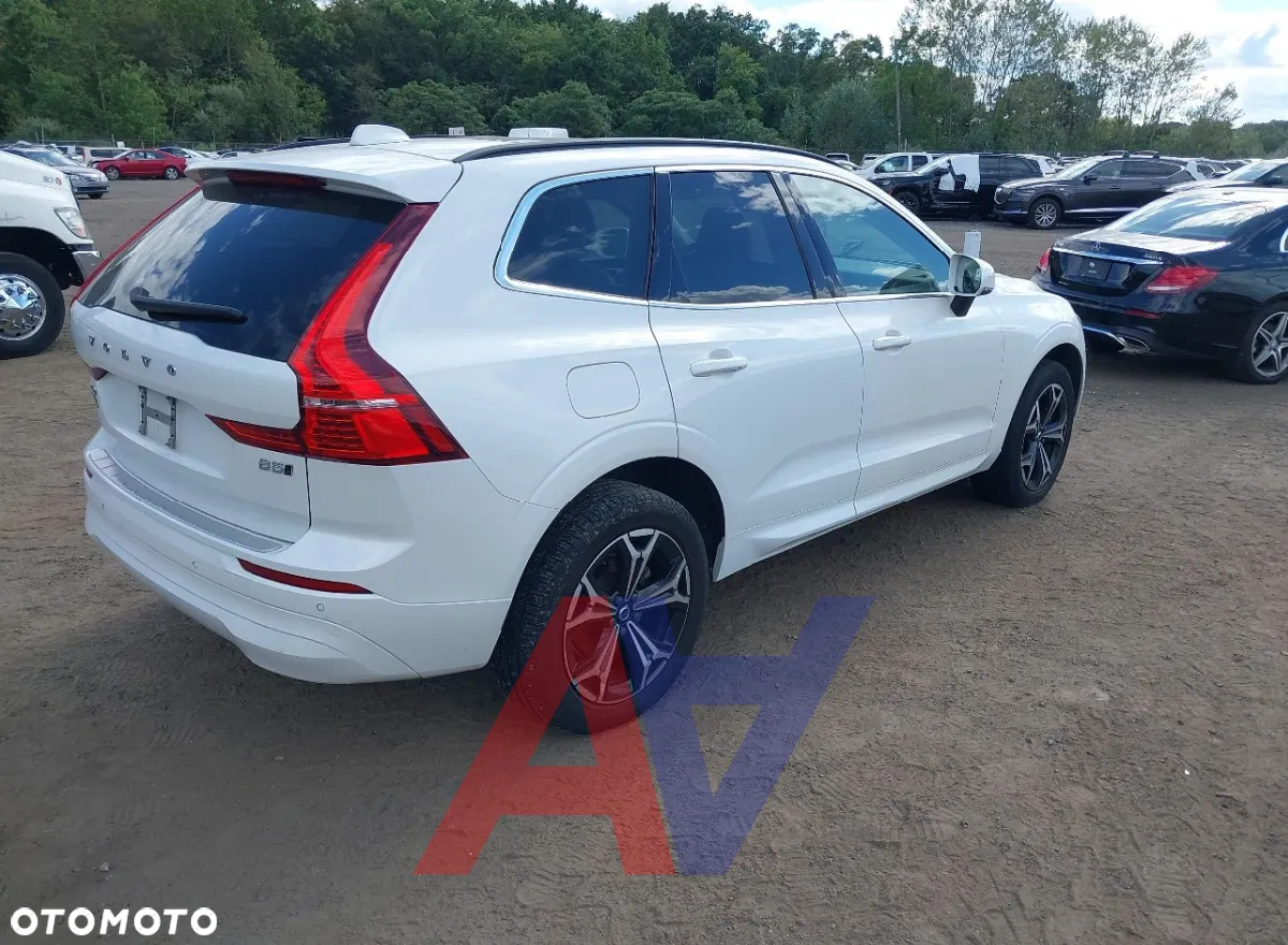 Volvo XC 60 B5 B AWD Geartronic Momentum Pro - 4