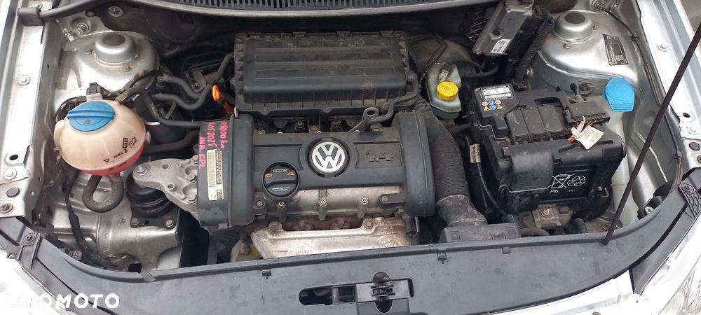 Volkswagen Polo 1.4 16V Trendline - 9