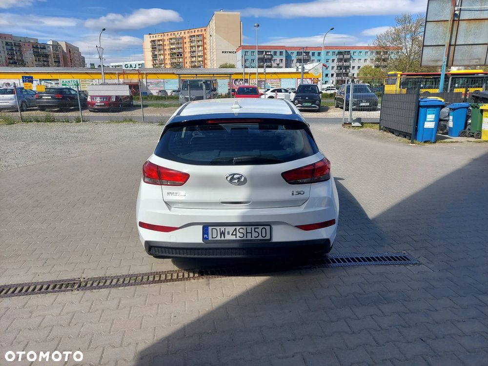 Hyundai i30 1.5 DPI Classic + - 4
