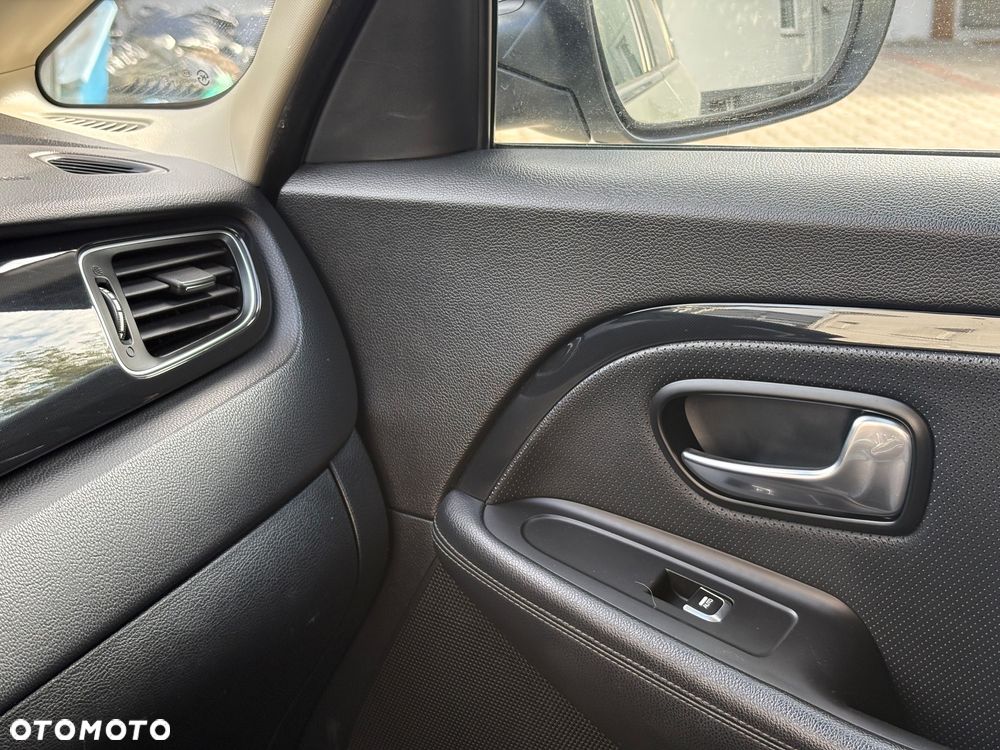 Kia Carens - 16