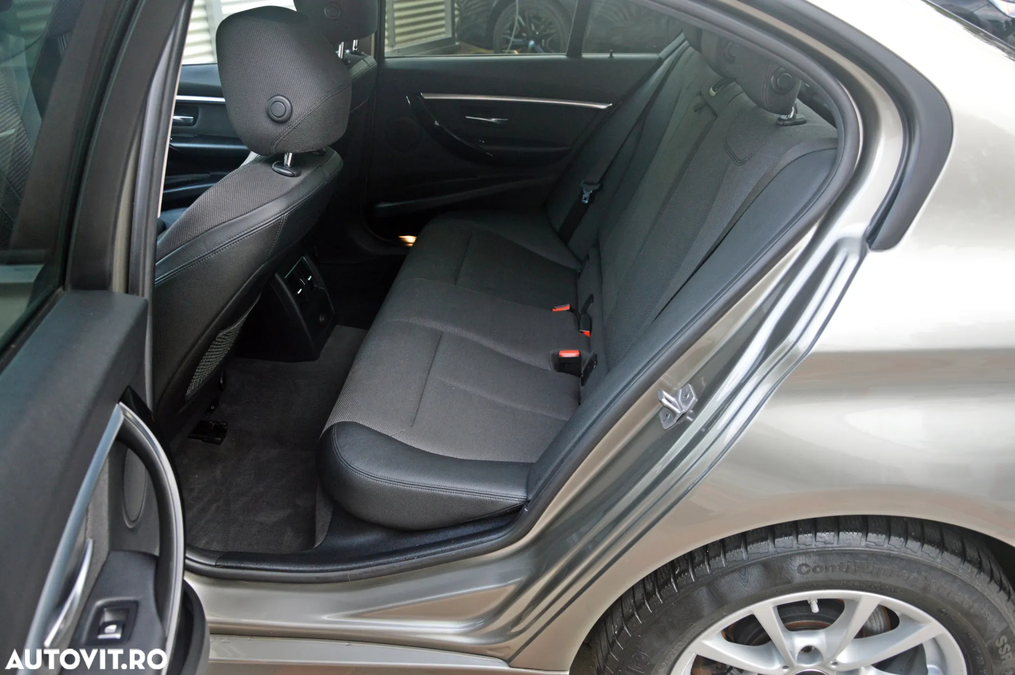 BMW Seria 3 320i xDrive AT - 23