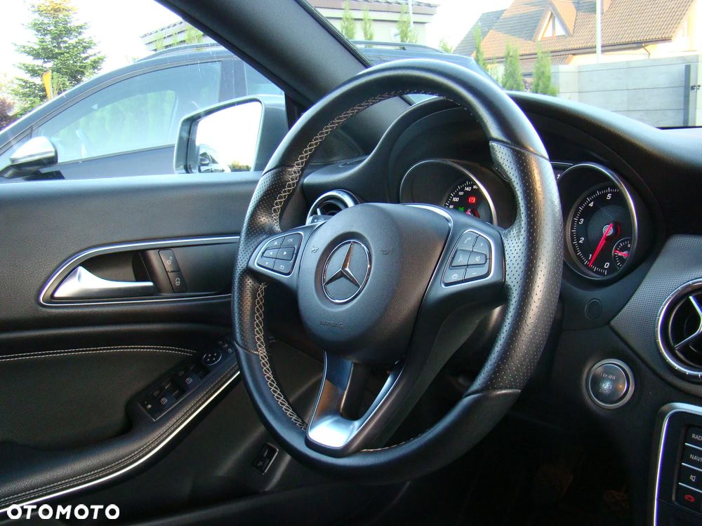 Mercedes-Benz CLA - 35