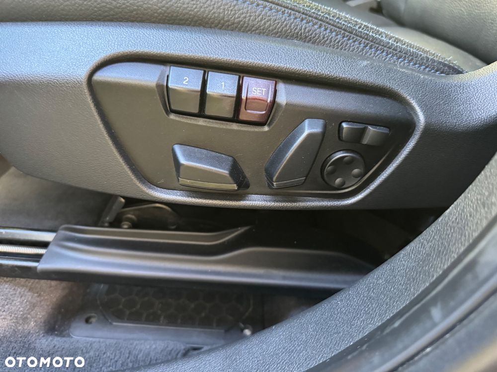 BMW X1 - 16