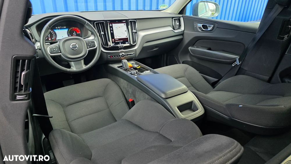 Volvo XC 60 B4 MHEV AT8 FWD Momentum Pro - 3