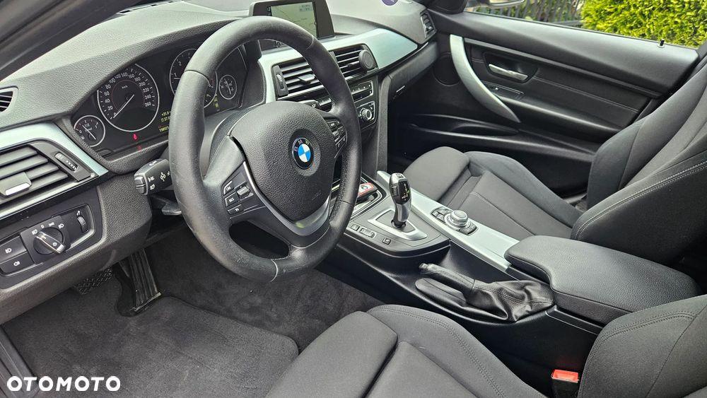 BMW Seria 3 325d - 12