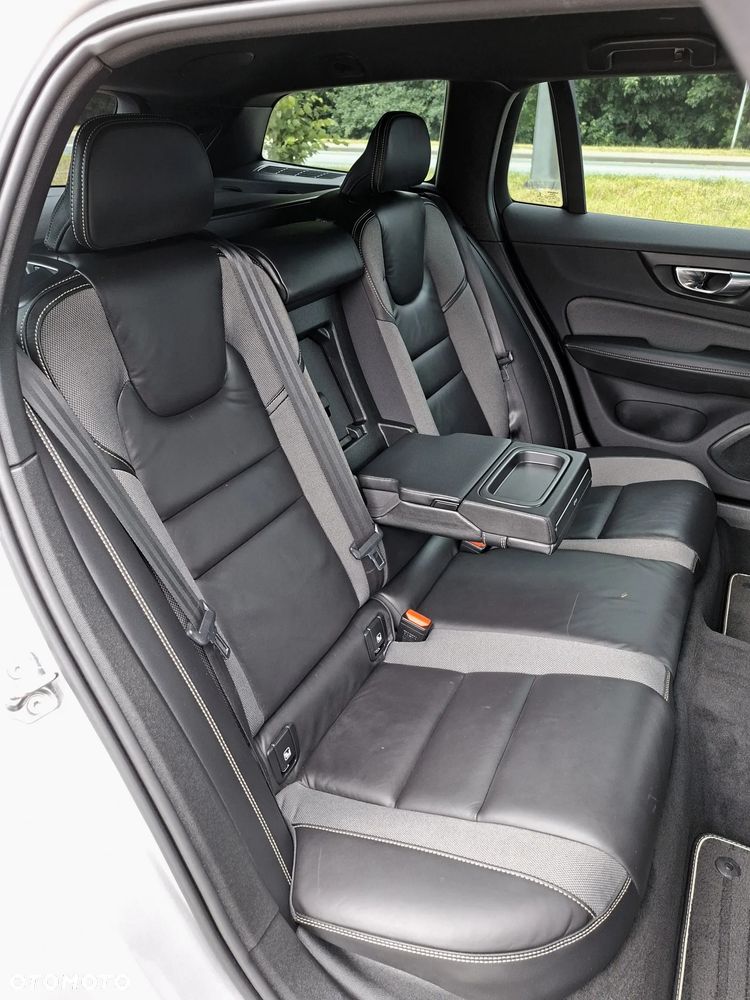 Volvo V60 D3 Geartronic RDesign - 13