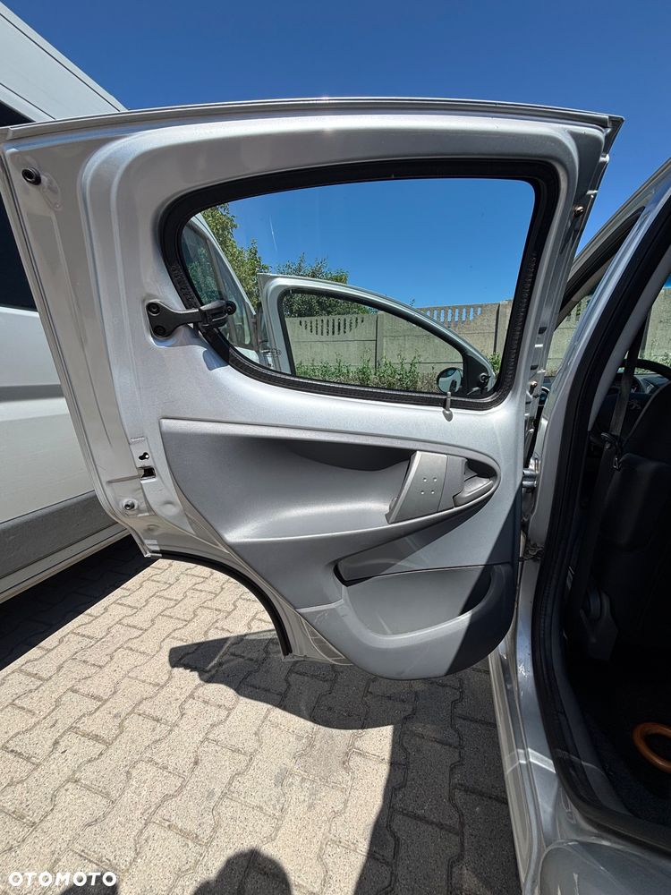 Peugeot 107 - 12