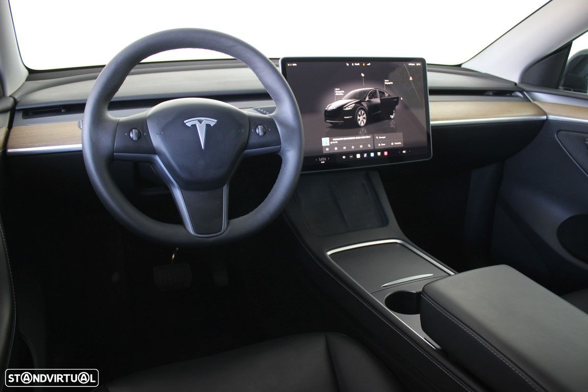 Tesla Model Y - 19