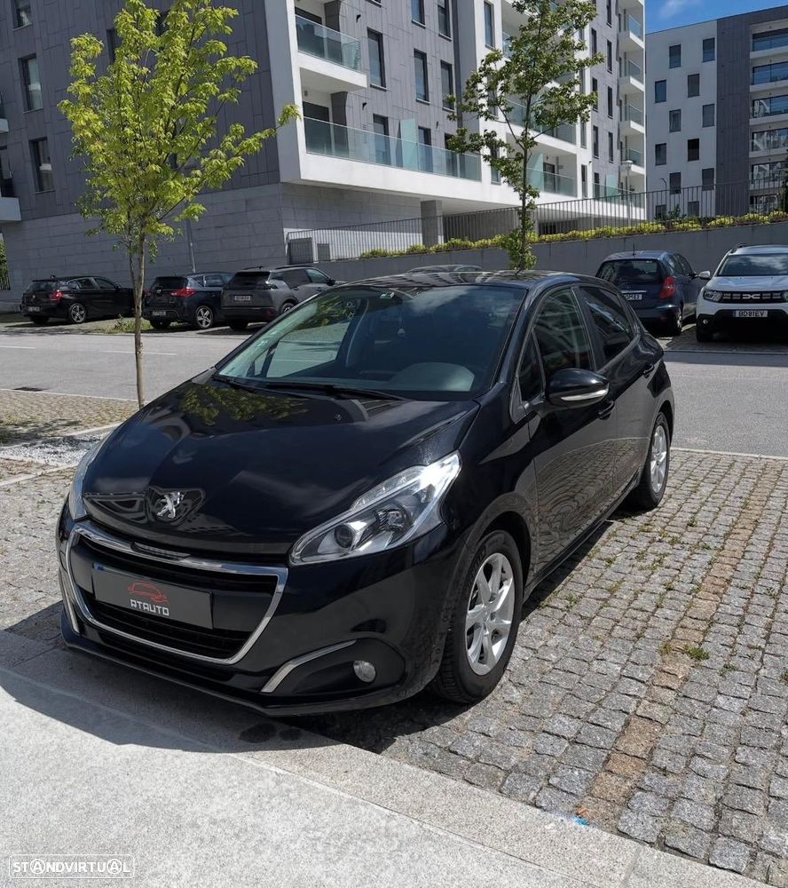 Peugeot 208 - 12