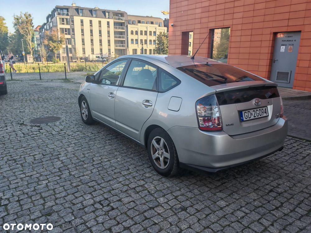 Toyota Prius 1.5 VVT-i Sol - 14