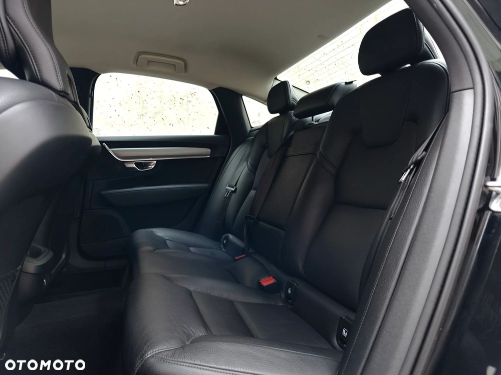 Volvo S90 D4 Momentum Pro - 16