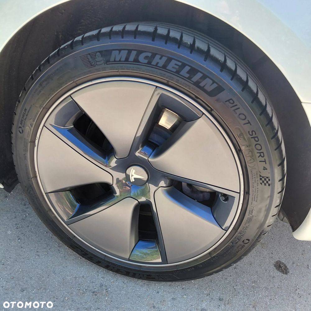 Tesla Model 3 RWD - 15