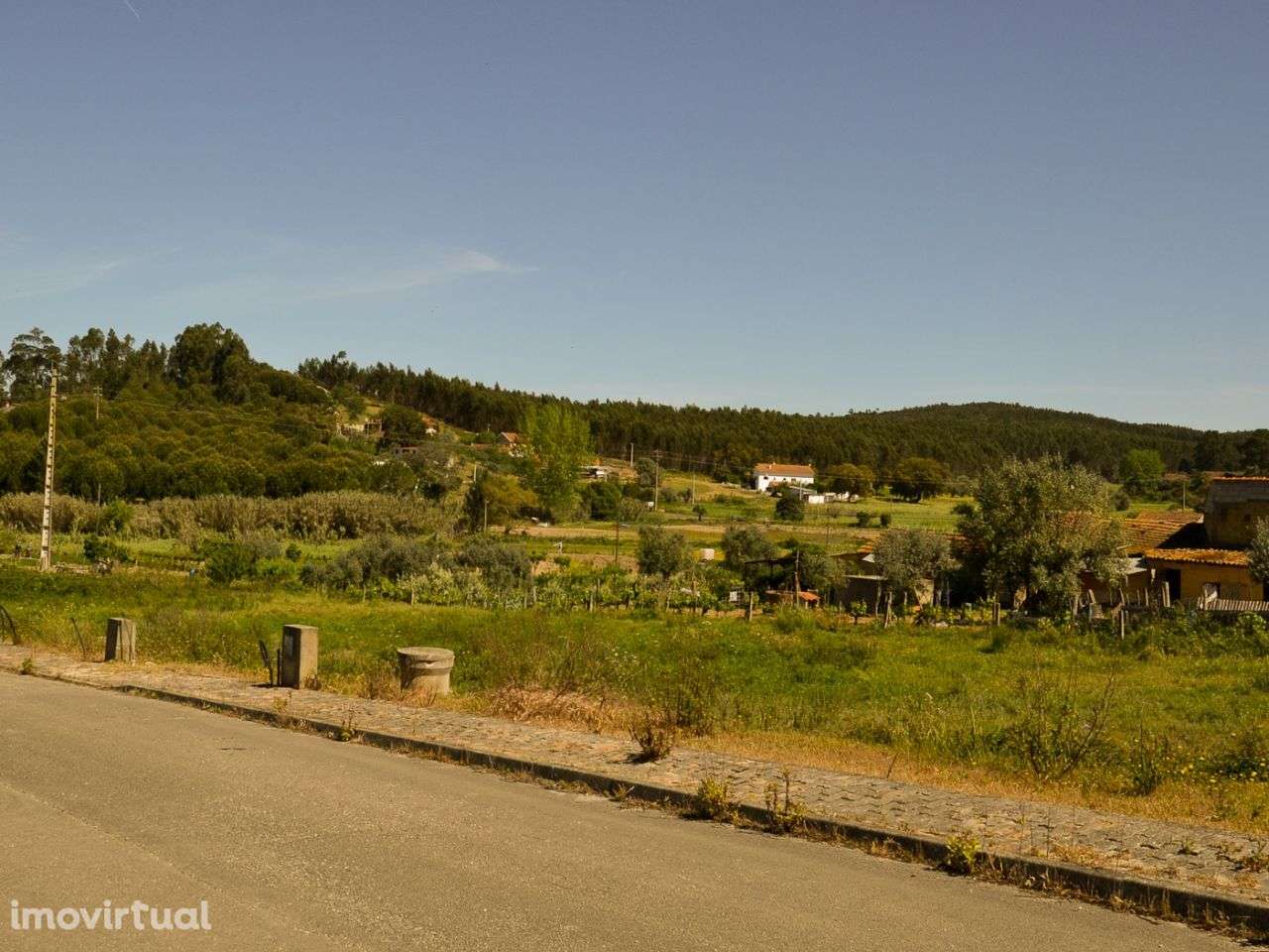 Terreno destinado à construção de Moradia - Grande imagem: 5/9