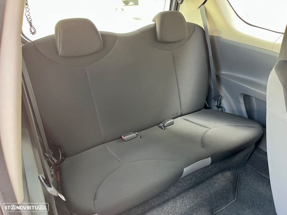Toyota Aygo 1.0 Red Edition - 29