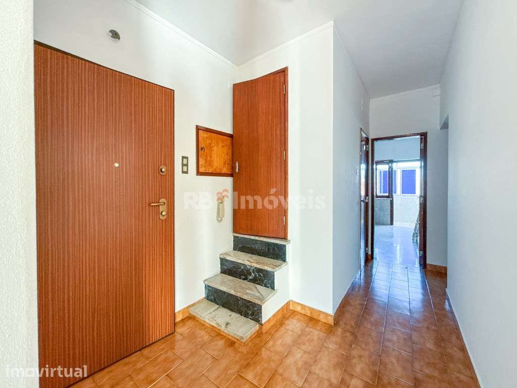 Apartamento T2 com sótão, na zona verde da cidade - Grande imagem: 4/33