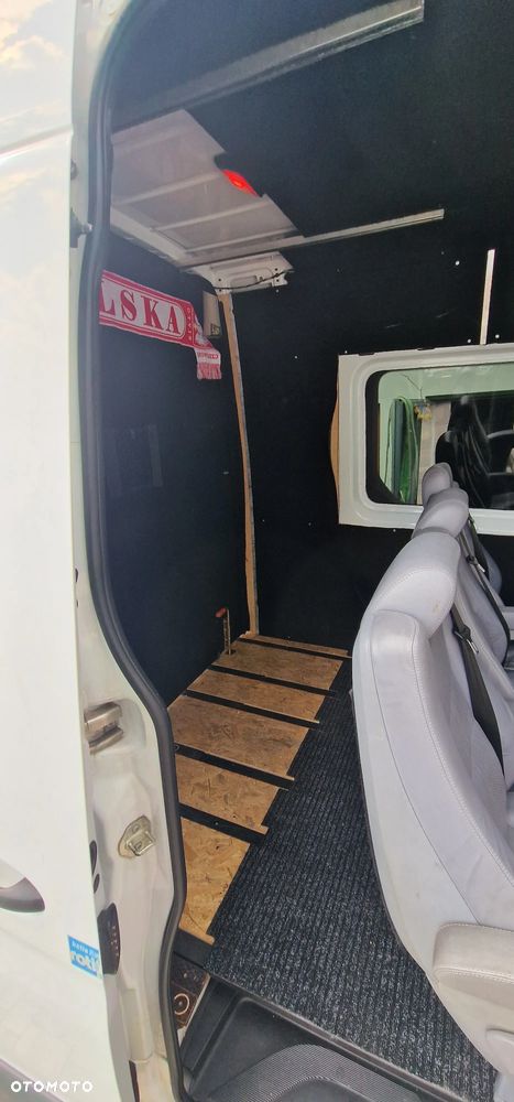 Mercedes-Benz Sprinter - 14