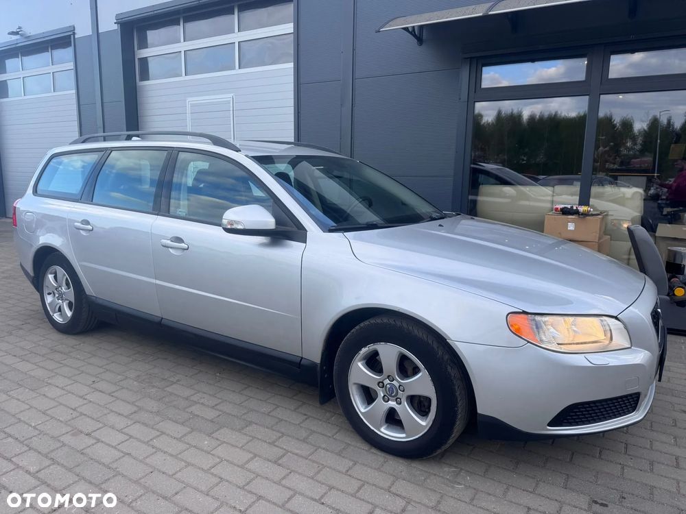 Volvo V70 2.5T Summum - 2