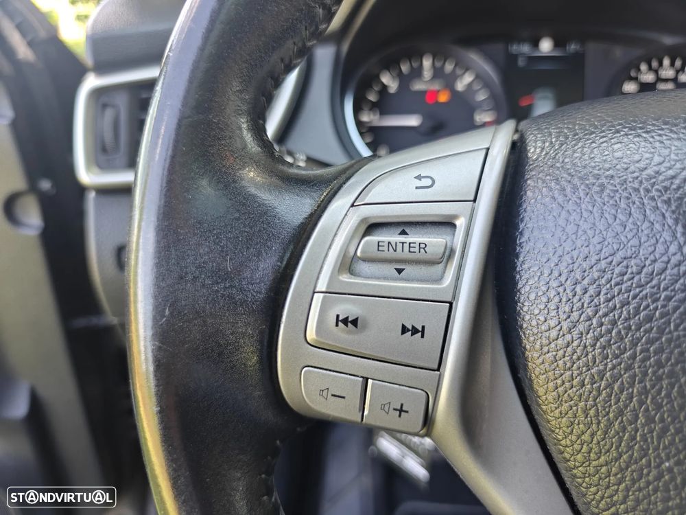 Nissan Qashqai 1.5 dCi N-Connecta 18 - 31