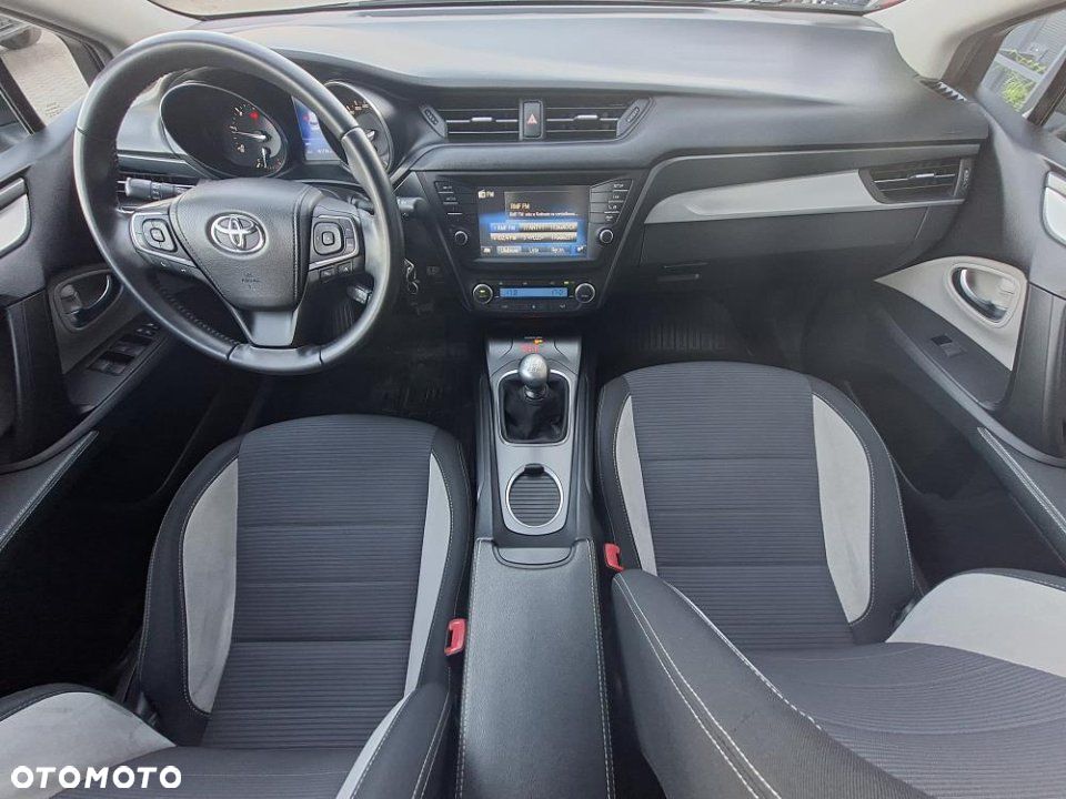 Toyota Avensis - 14
