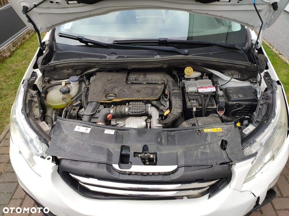 Peugeot 2008 1.6 BlueHDi Allure - 30