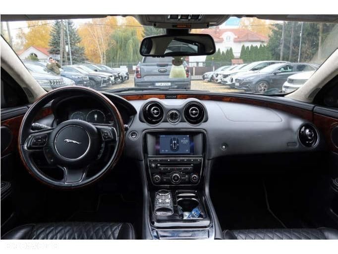 Jaguar XJ 3.0 T LWB AWD Portfolio - 8