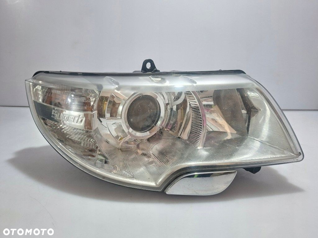 SKODA SUPERB II REFLEKTOR LAMPA PRAWA PRAWY PRZÓD ORYGINAŁ SOCZEWKA EUROPA - 2