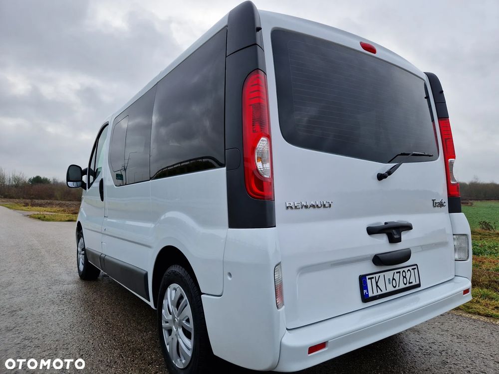 Renault Trafic Passenger Expression - 11