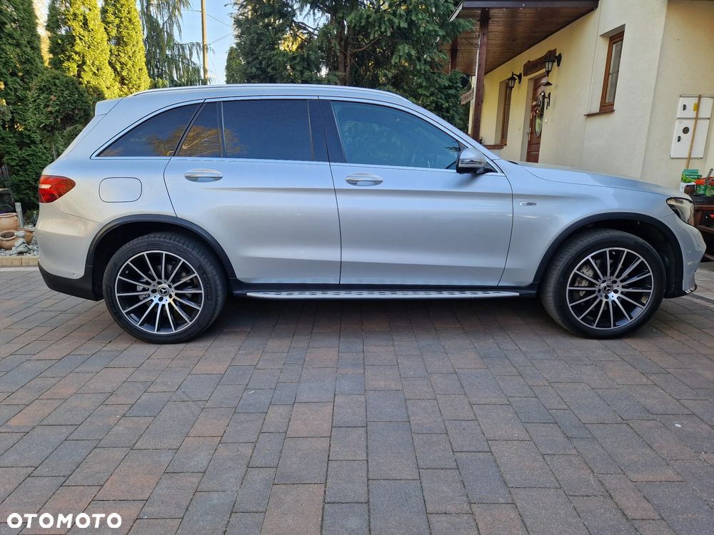 Mercedes-Benz GLC 250 d 4Matic 9G-TRONIC AMG Line - 17