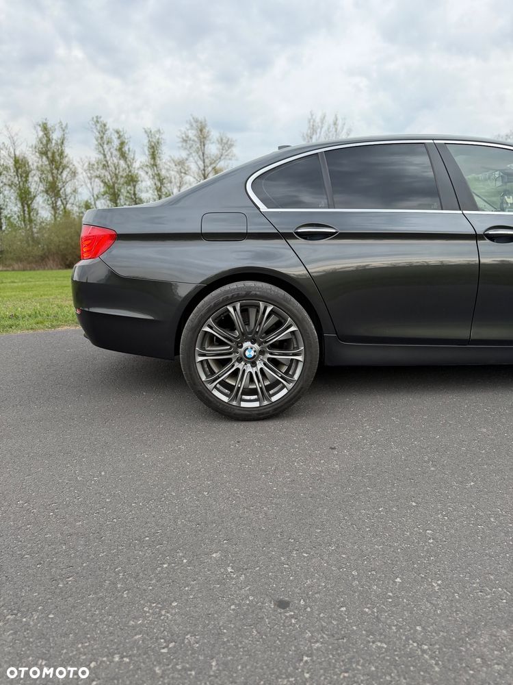 BMW Seria 5 525d - 15
