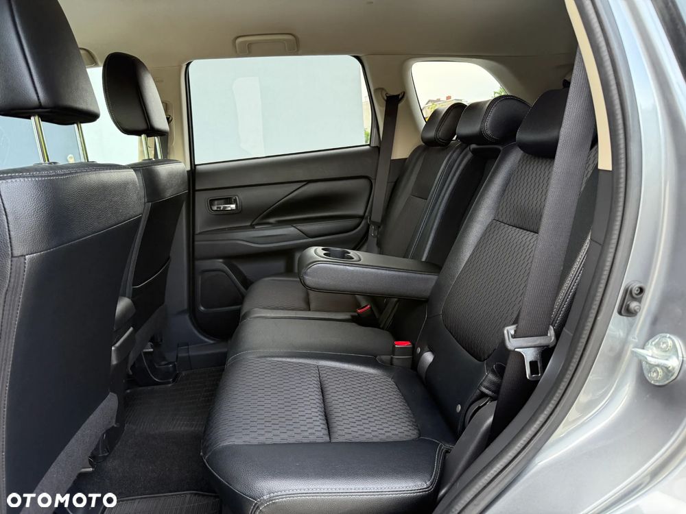 Mitsubishi Outlander - 26