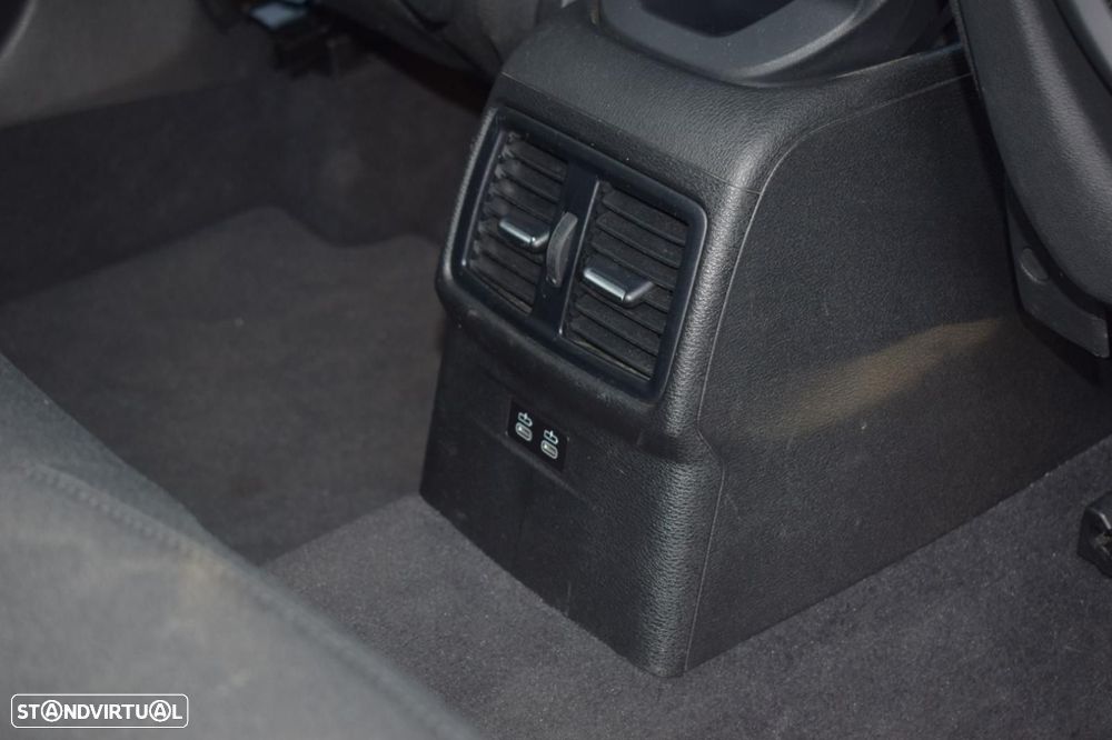 BMW X1 18 d sDrive Auto - 43