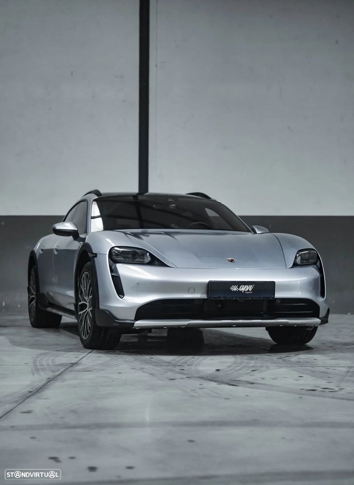 Porsche Taycan Cross Turismo 4 - 5