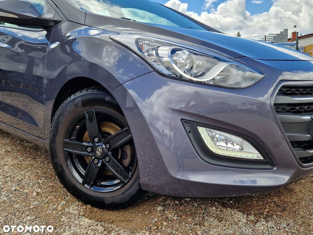 Hyundai i30 blue 1.4 Passion - 26
