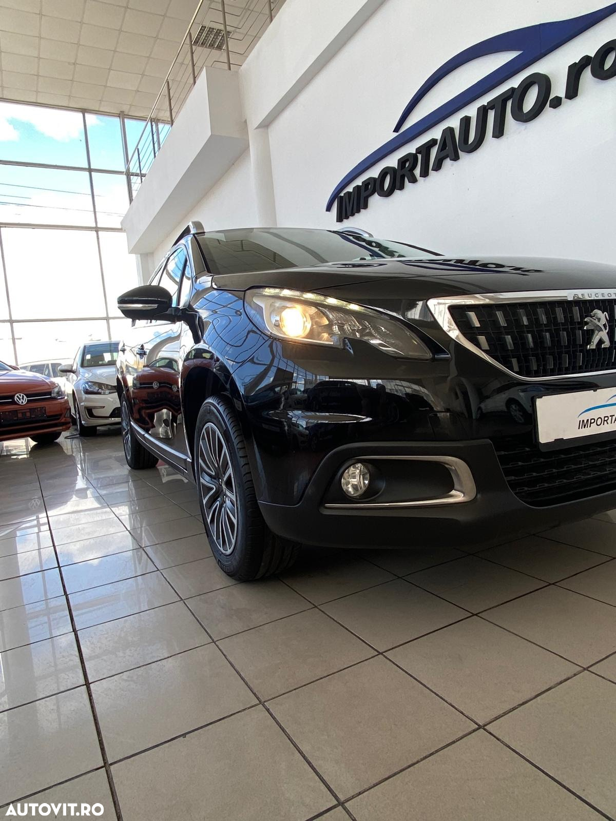 Peugeot 2008 1.2 PureTech Turbo Allure - 34