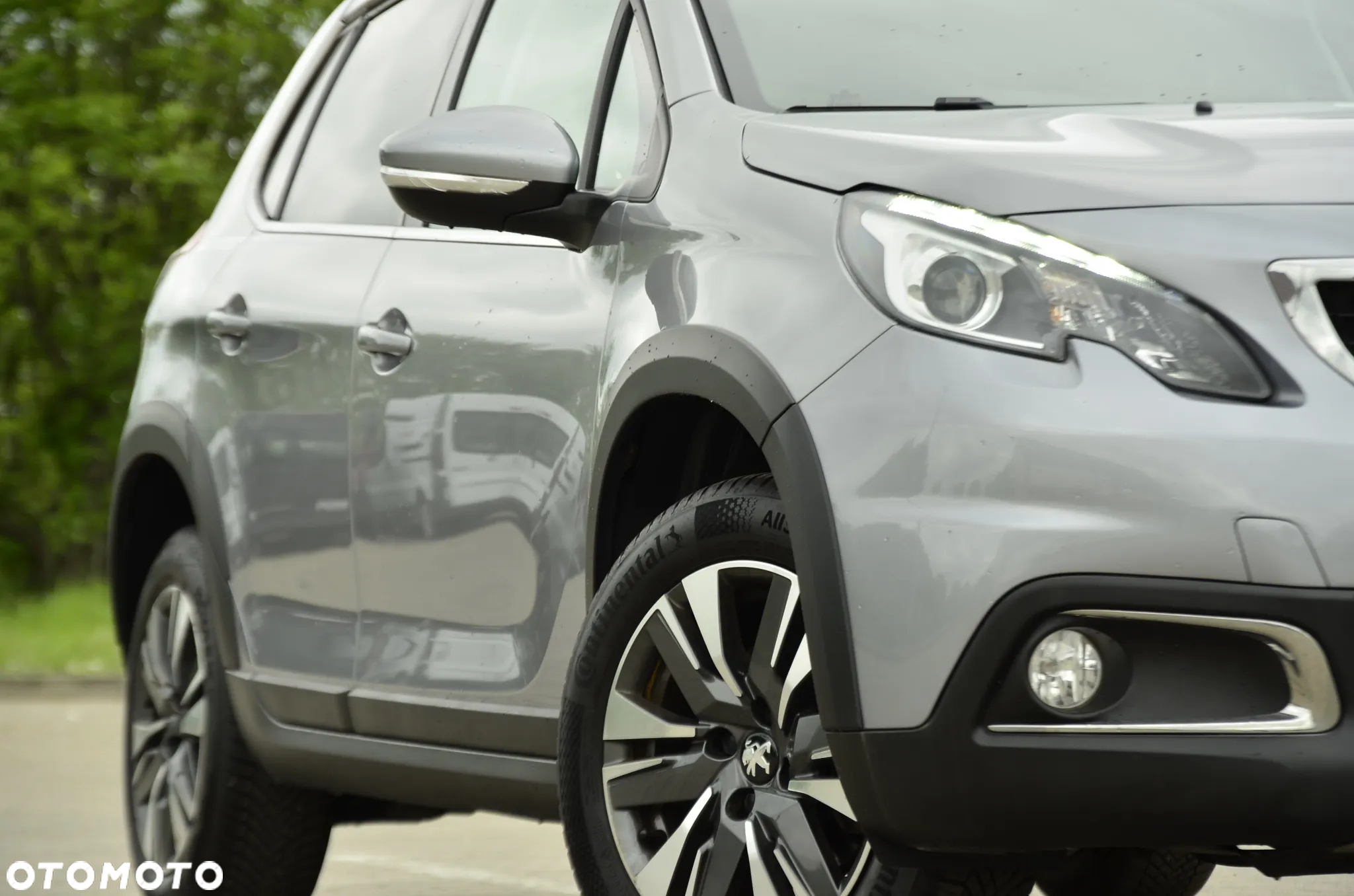 Peugeot 2008 1.2 PureTech Allure Pack S&S - 16