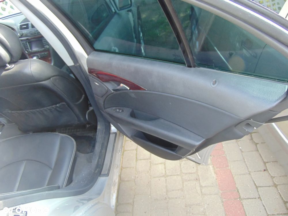Kompletny srodek Mercedes w211 - 6