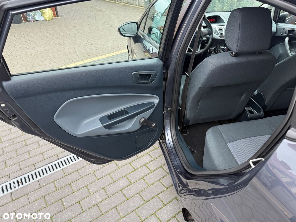 Ford Fiesta - 10